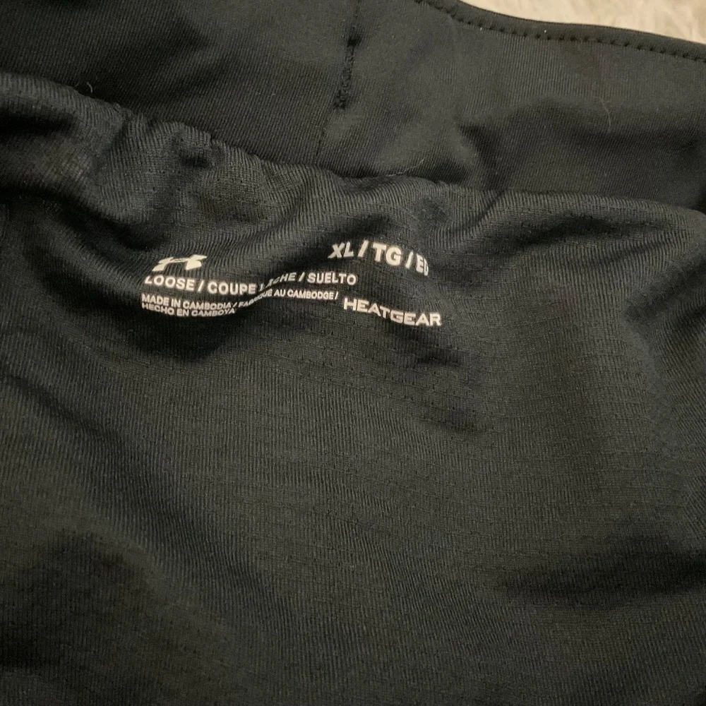 Under Armour‎ Black and White Lined Running Shorts - Size XL